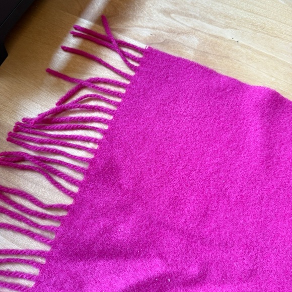 ULRIKE HEFEL CASHMERE SCARF BARBIECORE PINK FRINGE CLASSIC WARM BOLD LUXURY CHIC - Picture 7 of 10